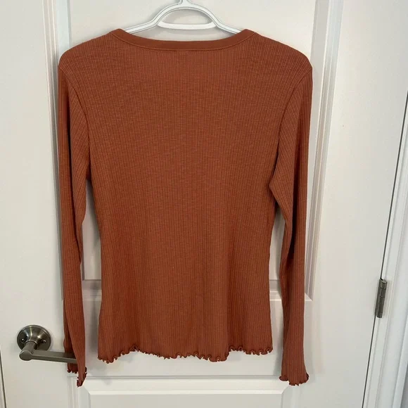 NWT Old Navy Long Sleeve Rib Knit Henley Long Sleeve Top - Picture 4 of 7